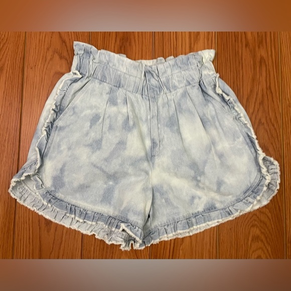 NWT Sea New York Daryl Bleached High Rise Ruffle Hem Denim Shorts Size 10 - Picture 2 of 5